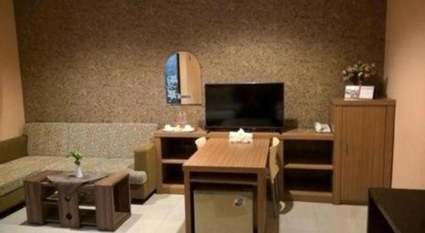 Patria Palace Hotel Blitar Экстерьер фото