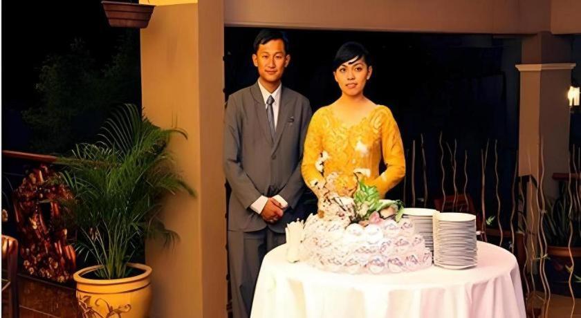 Patria Palace Hotel Blitar Экстерьер фото