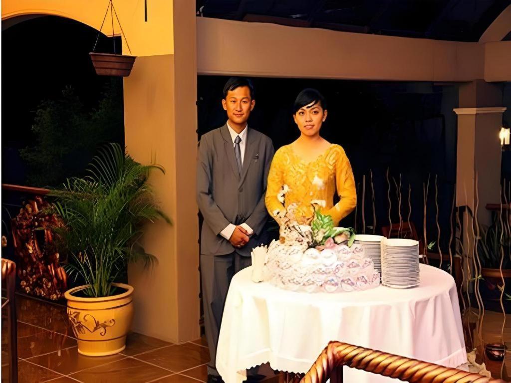 Patria Palace Hotel Blitar Экстерьер фото