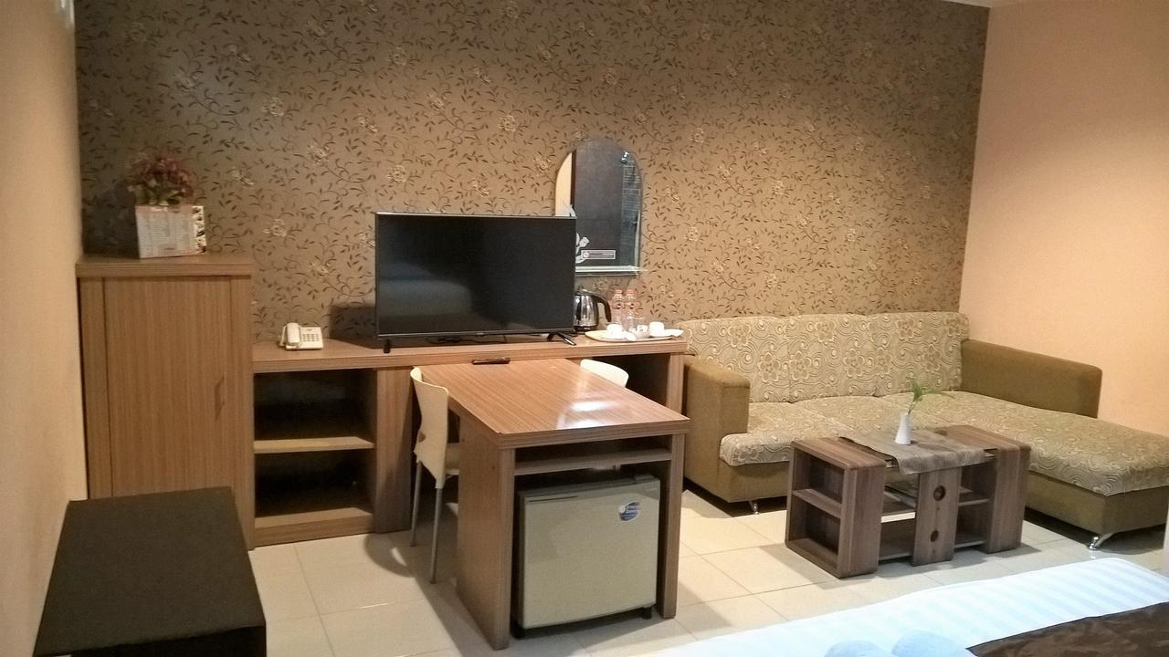 Patria Palace Hotel Blitar Номер фото